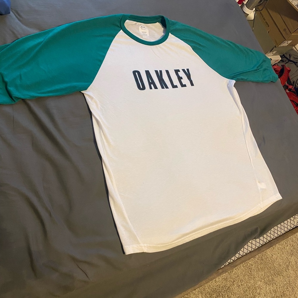 Oakley Hydrolix White and Green 3/4 sleeve